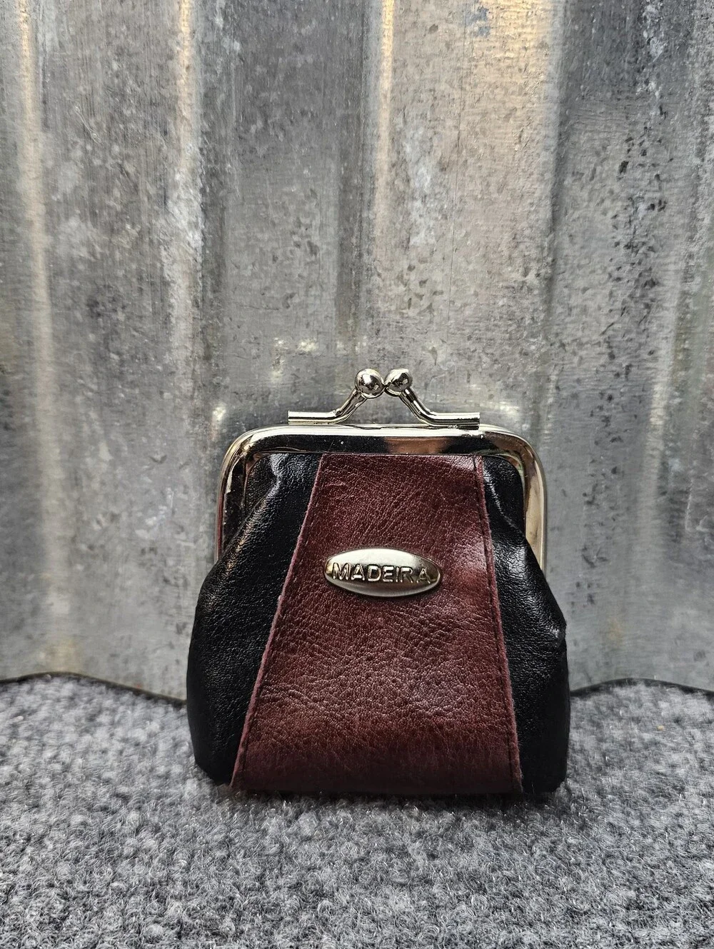 Unisex- Vintage Madeira Two-Tone Leather Coin Purse | Classic Kiss-Lock Clasp